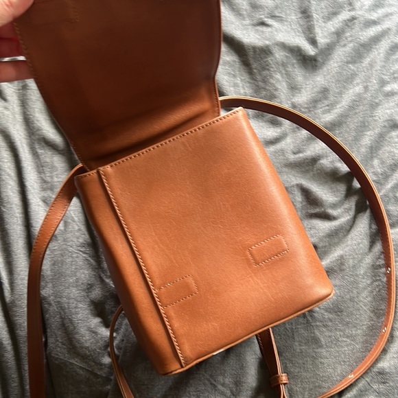 Matt & Nat vegan leather Deeley mini backpack in Chili - Picture 7 of 8